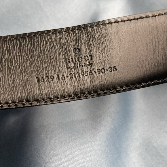 Men’s Gucci Signature Leather Belt - Picture 4 of 12